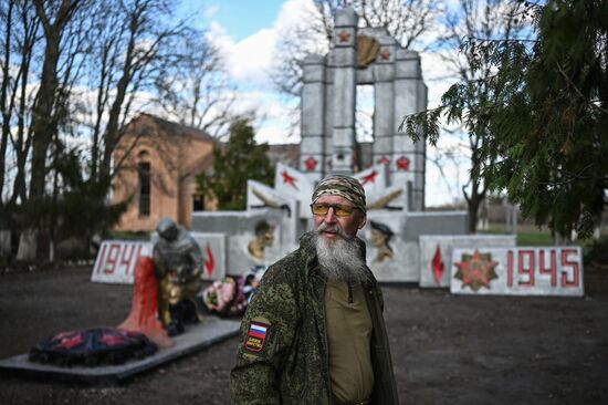 Russia Ukraine Kursk Attack WWII Monument