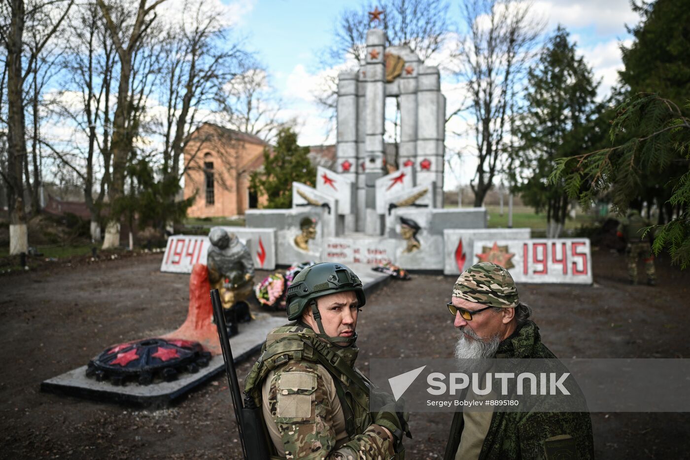 Russia Ukraine Kursk Attack WWII Monument