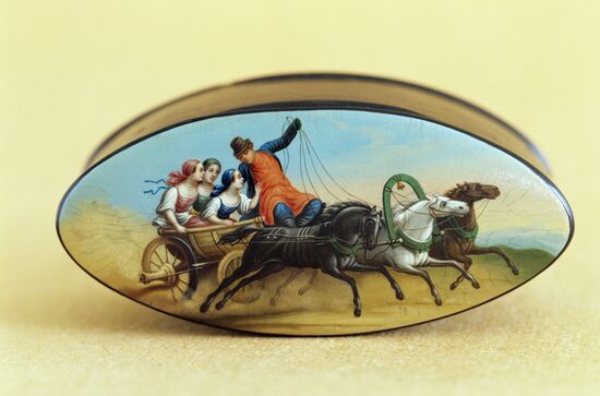 Fedoskino miniatures