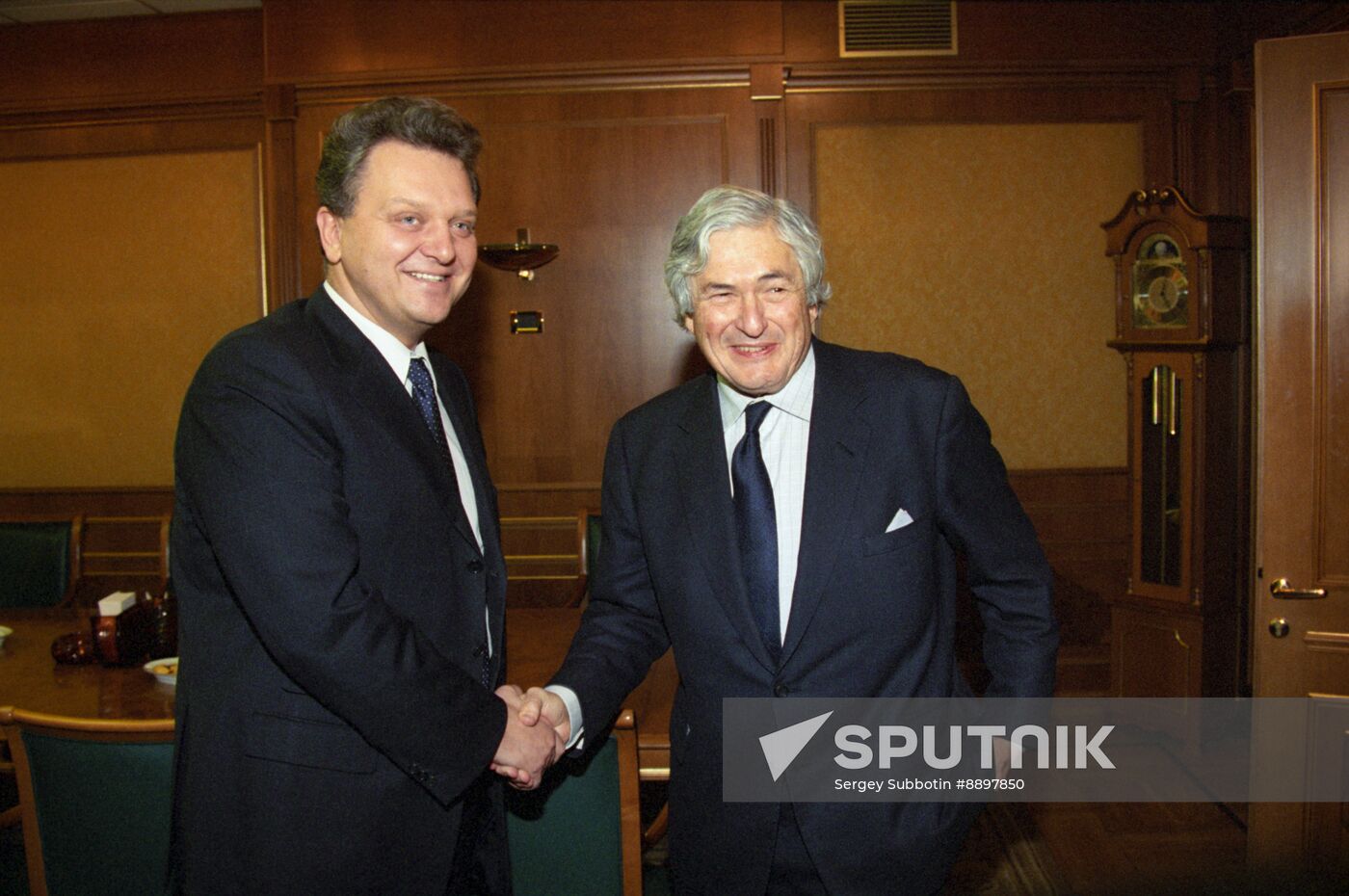 World Bank President James Wolfensohn visits Russia