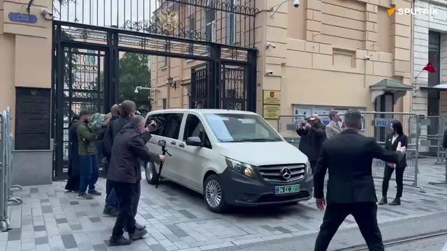 US diplomats leave Russian Consulate General in Istanbul after talks with Russia