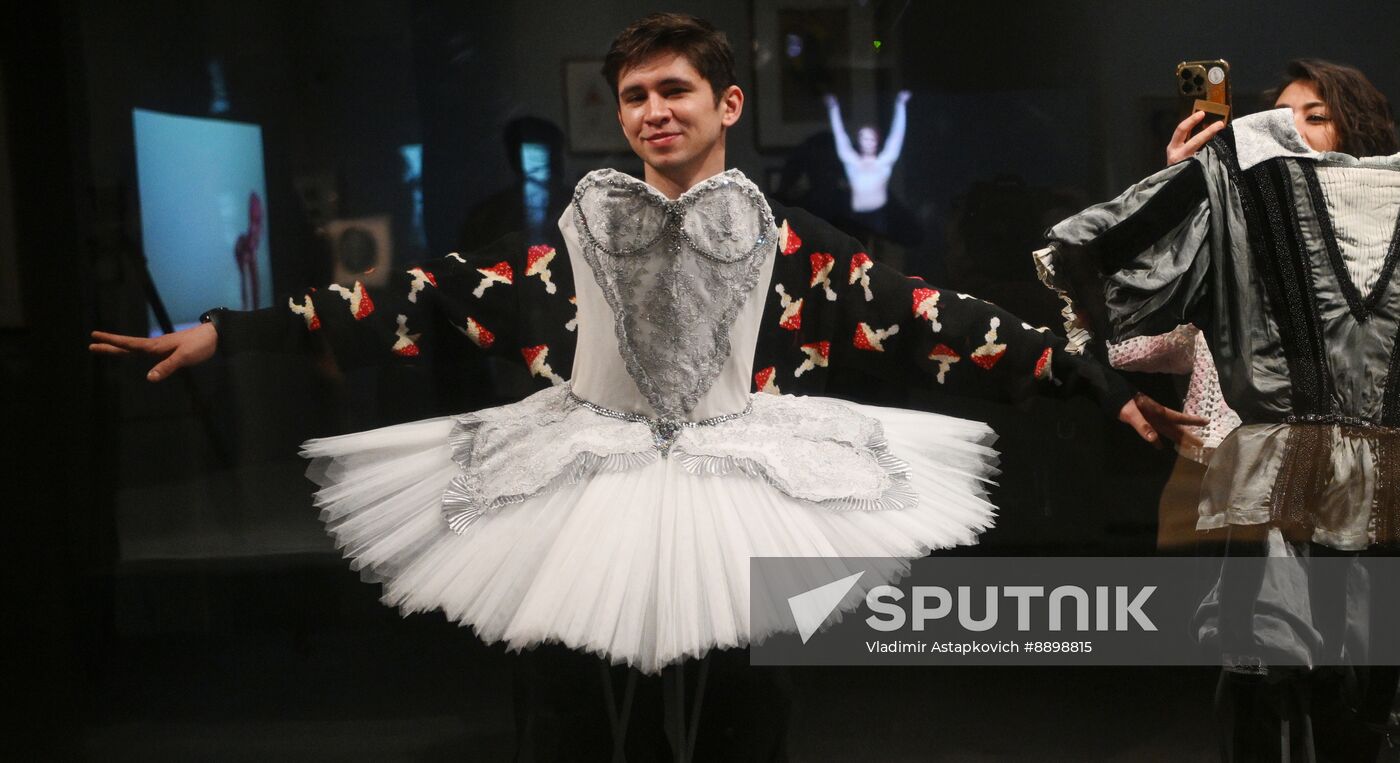 Russia Art Dance Exhibition