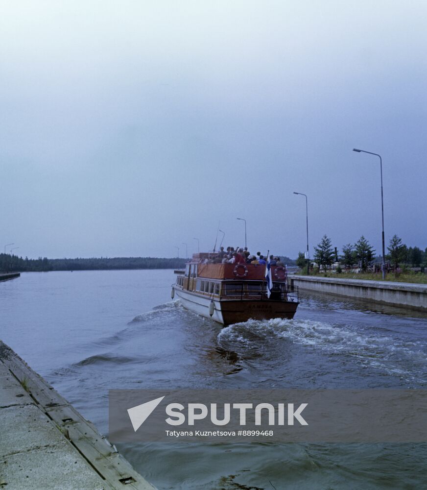 Saimaa Canal, shipping canal between Lake Saimaa in Finland and Vyborg Bay in Russia