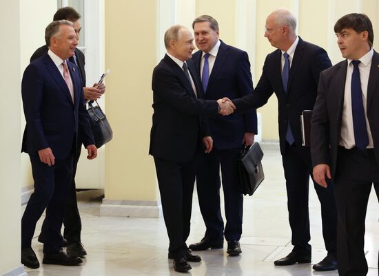 Russia Putin US President Special Envoy