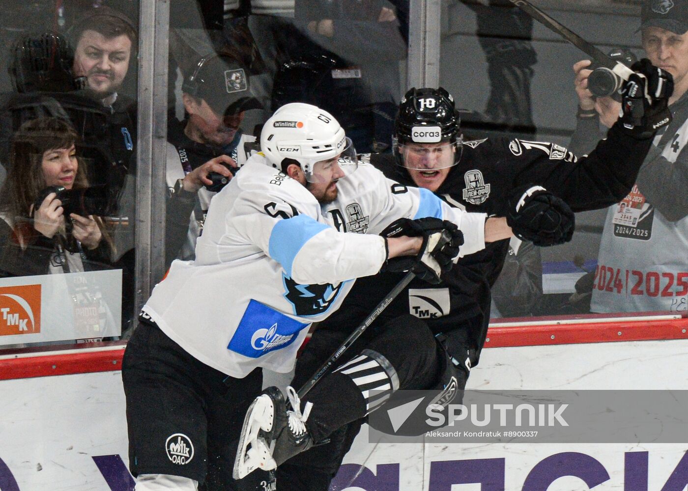 Russia Ice Hockey Continental League Traktor - Dinamo