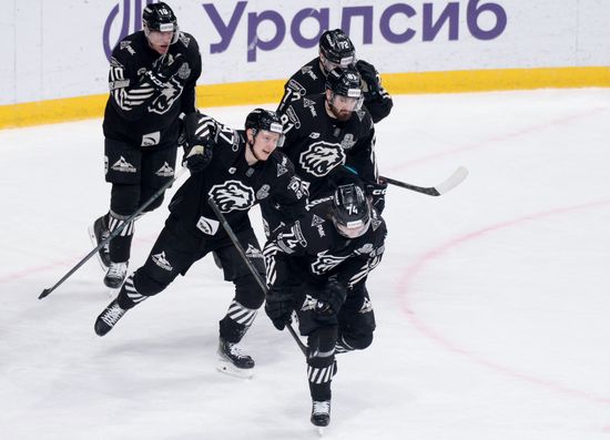 Russia Ice Hockey Continental League Traktor - Dinamo