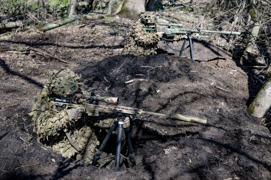 Russia Ukraine Kursk Attack Snipers