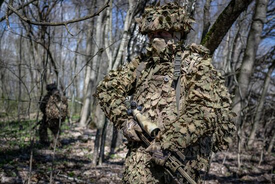 Russia Ukraine Kursk Attack Snipers