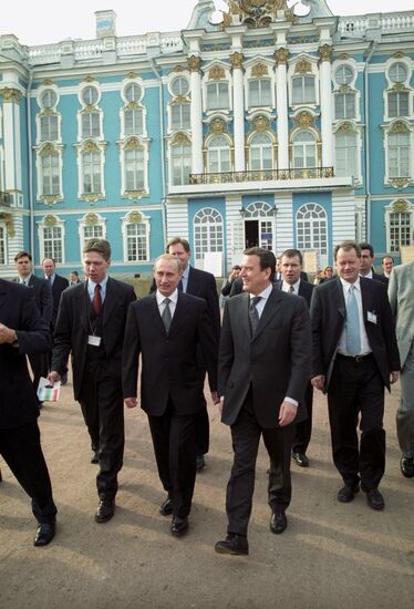 Meeting of Russian and German leaders Vladimir Putin and Gerhard Schroeder in St. Petersburg