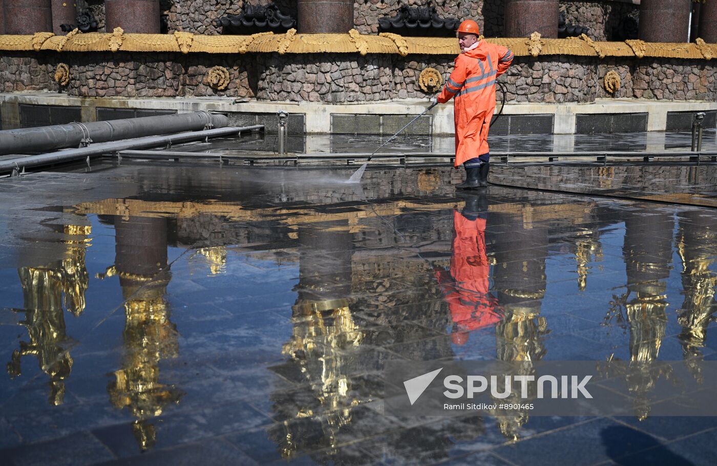 Russia Fountain Season Preparations
