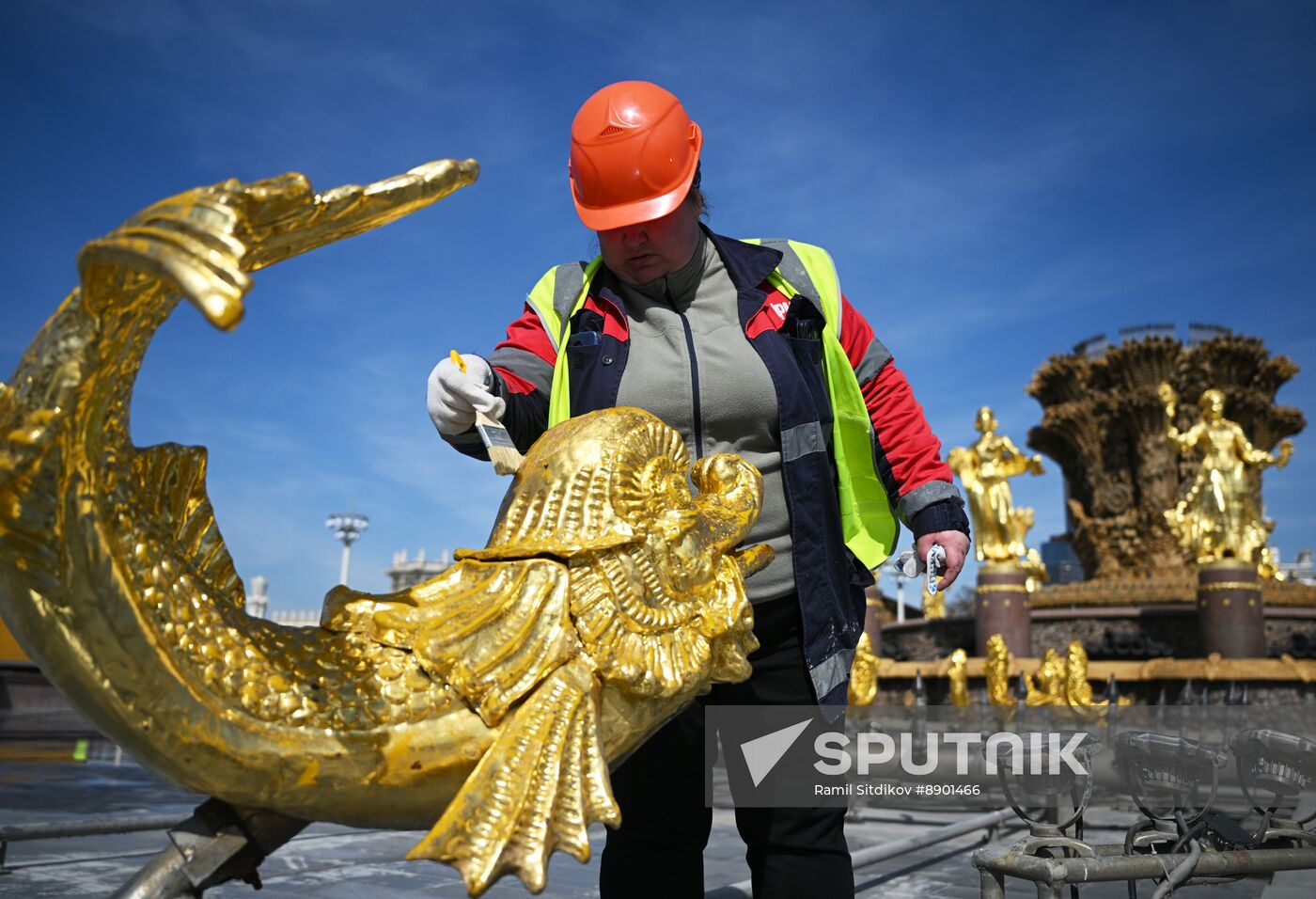 Russia Fountain Season Preparations