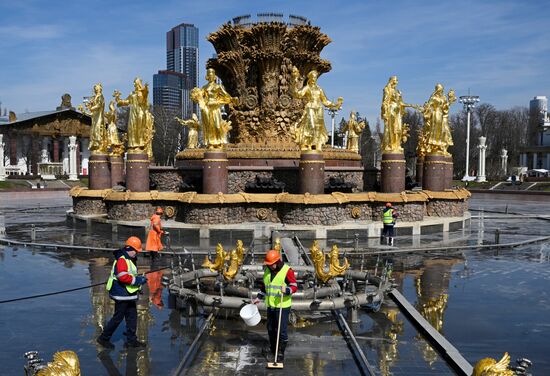 Russia Fountain Season Preparations