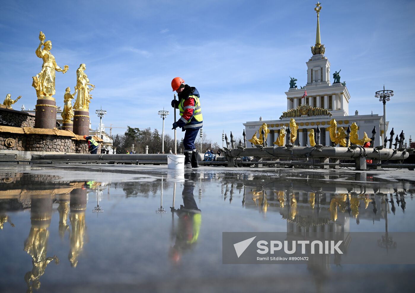 Russia Fountain Season Preparations