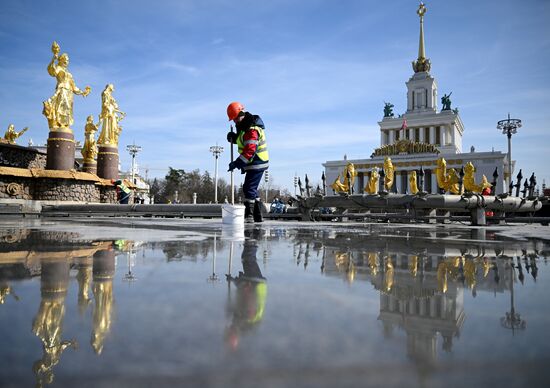 Russia Fountain Season Preparations