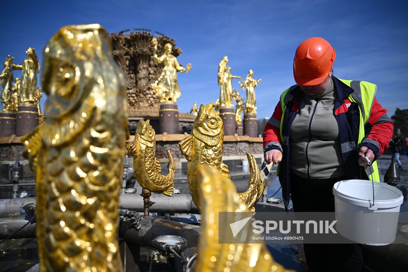 Russia Fountain Season Preparations