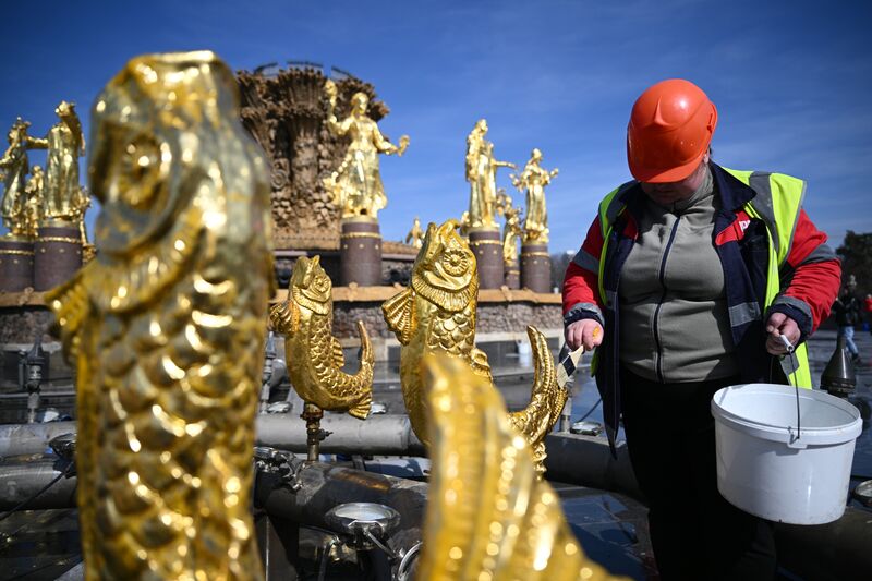 Russia Fountain Season Preparations