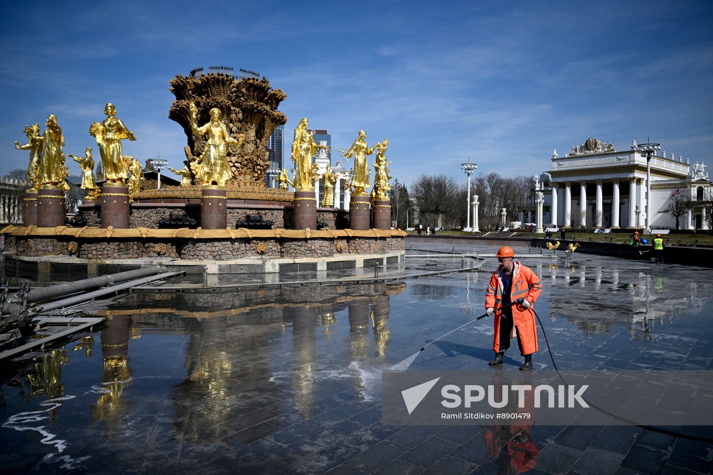 Russia Fountain Season Preparations