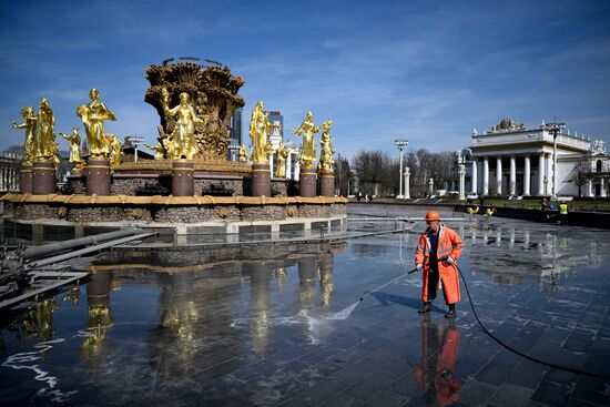 Russia Fountain Season Preparations