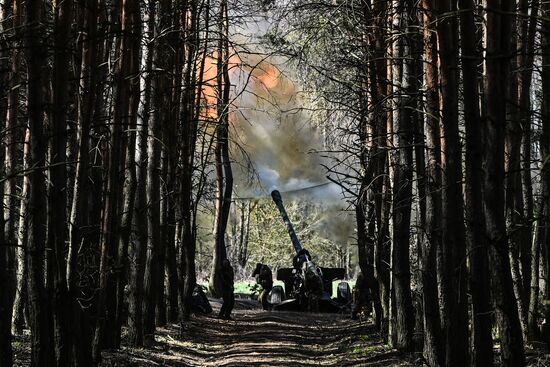 Russia Ukraine Kursk Attack Artillery Unit