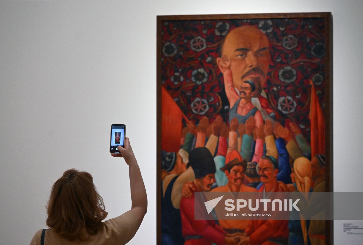 Russia Art Way to East Exhibition