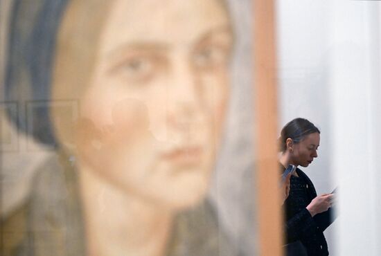 Russia Art Way to East Exhibition