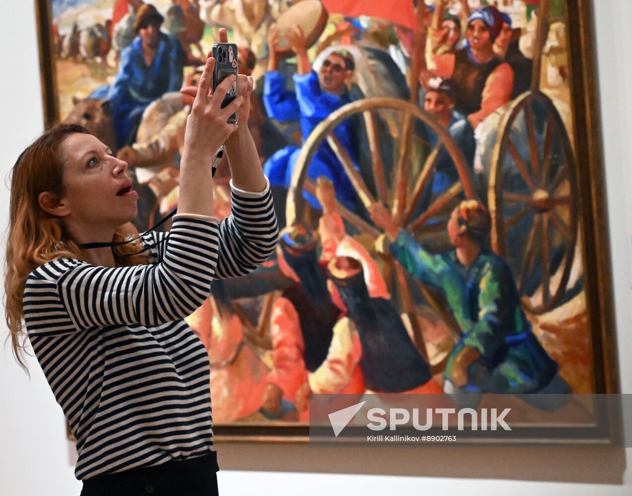 Russia Art Way to East Exhibition