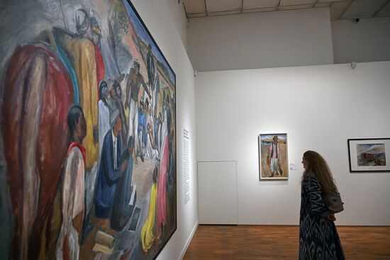 Russia Art Way to East Exhibition