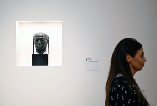 Russia Art Way to East Exhibition