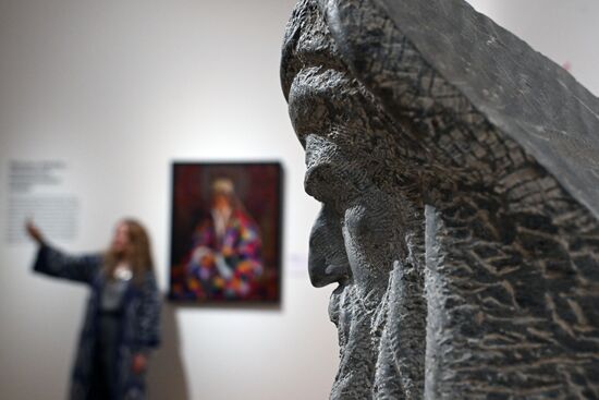 Russia Art Way to East Exhibition