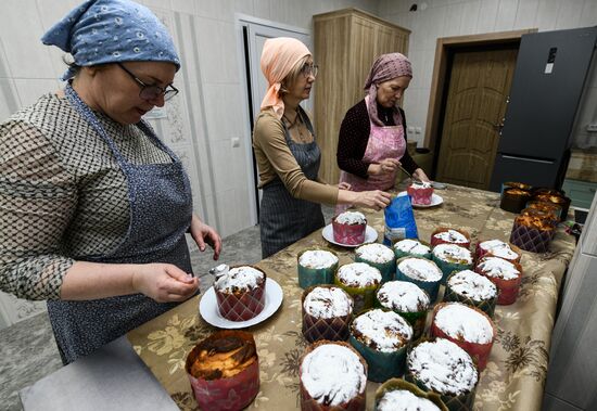 Russia Regions Religion Easter Preparations