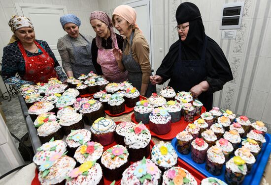 Russia Regions Religion Easter Preparations