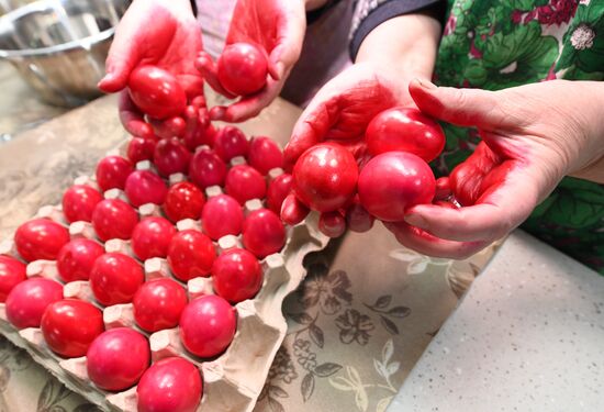 Russia Regions Religion Easter Preparations