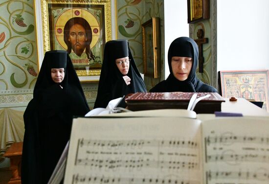 Russia Regions Religion Easter Preparations