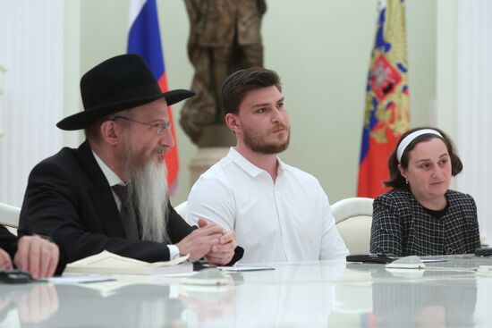 Russia Putin Hamas Released Hostages