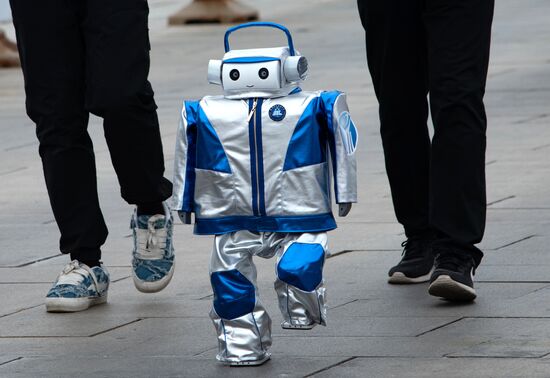 China Humanoid Robot Half Marathon
