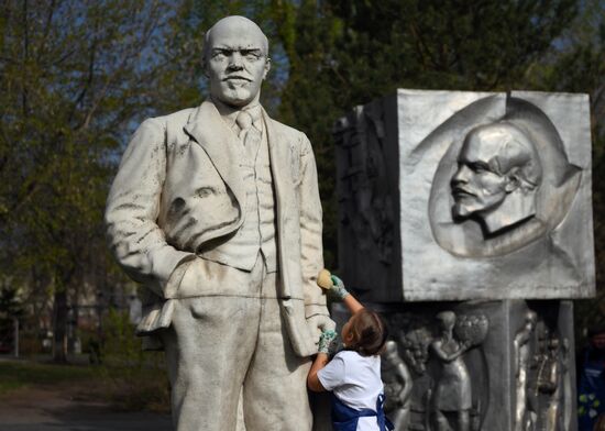 Russia Spring Season Clean Up Campaign