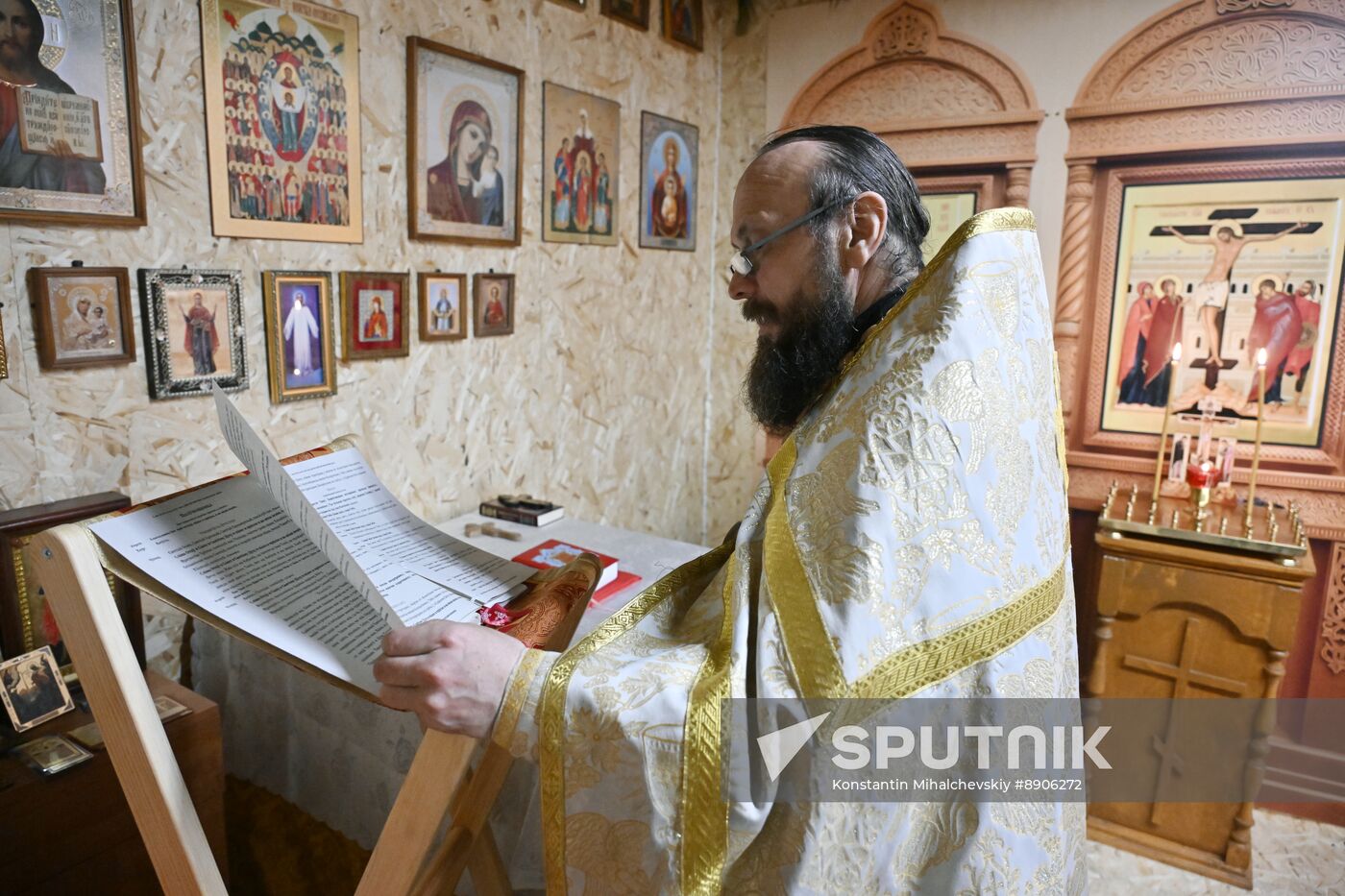 Russia Ukraine Military Operation Easter Service