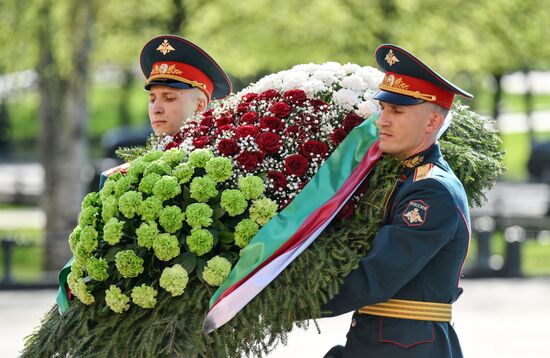 Russia Oman Wreath Laying