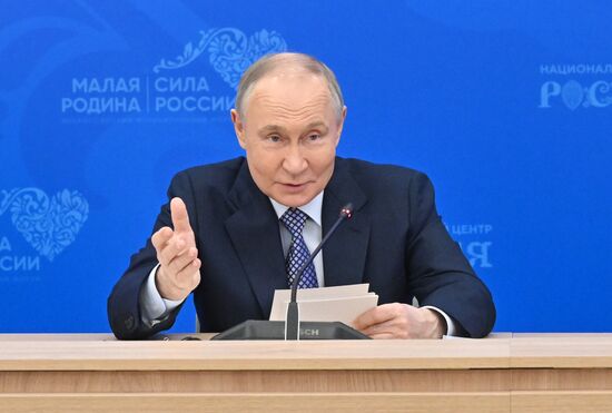 Russia Putin Municipal Forum