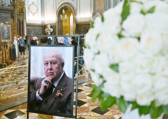 Russia Sculptor Tsereteli Death