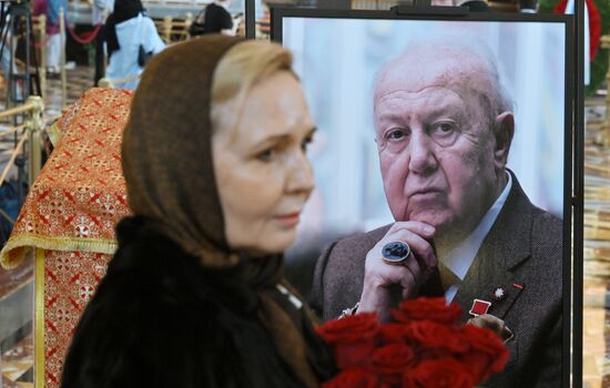 Russia Sculptor Tsereteli Death