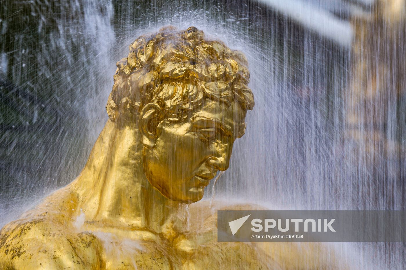 Russia Fountain Season