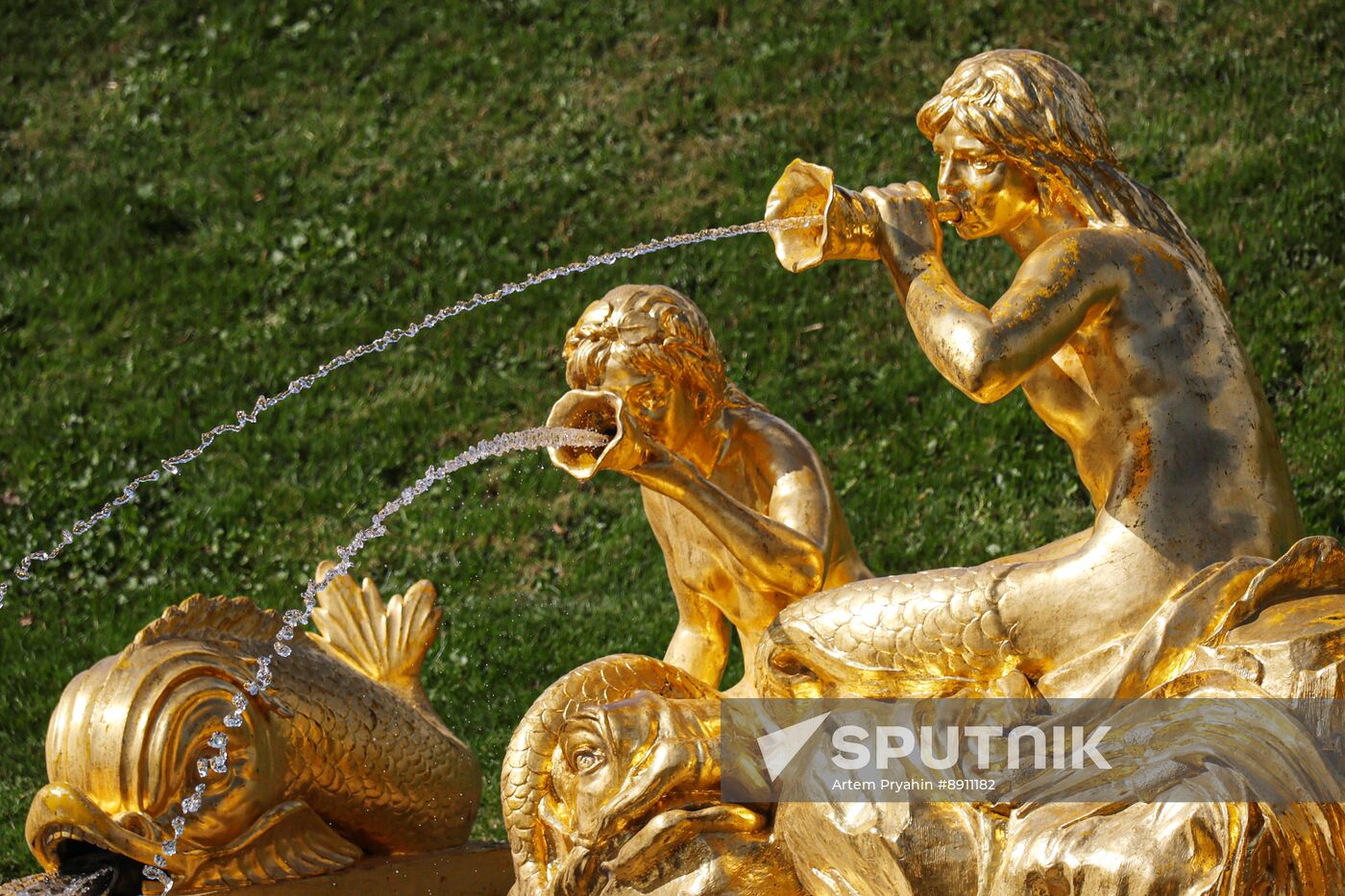 Russia Fountain Season
