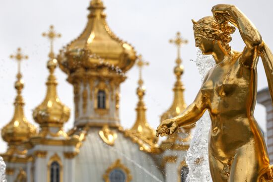 Russia Fountain Season