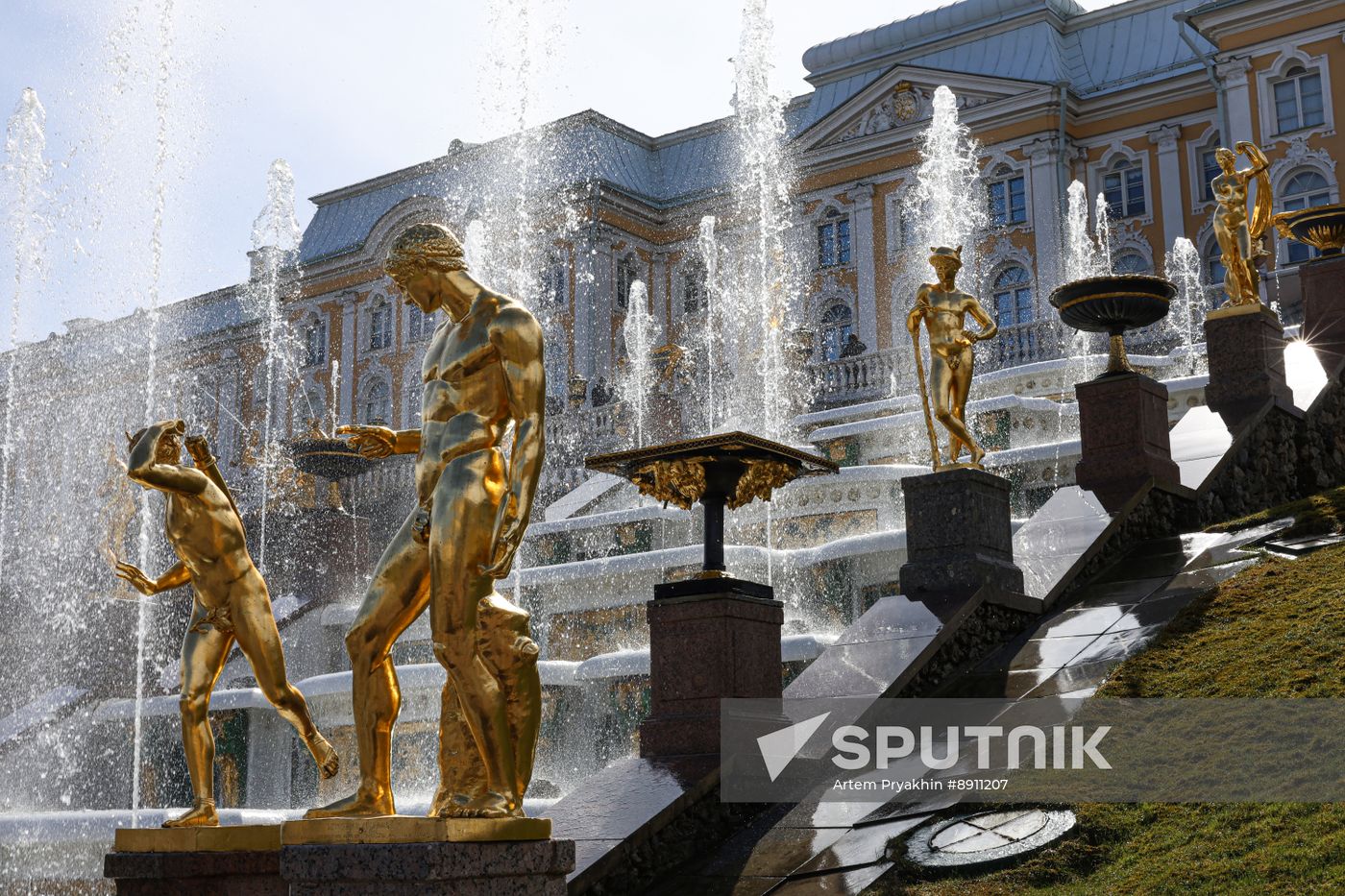 Russia Fountain Season