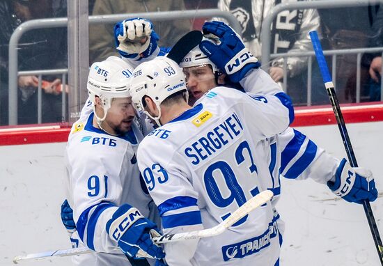 Russia Ice Hockey Kontinental League Traktor - Dynamo