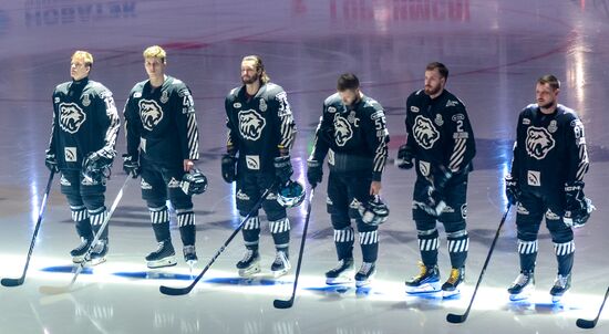 Russia Ice Hockey Kontinental League Traktor - Dynamo