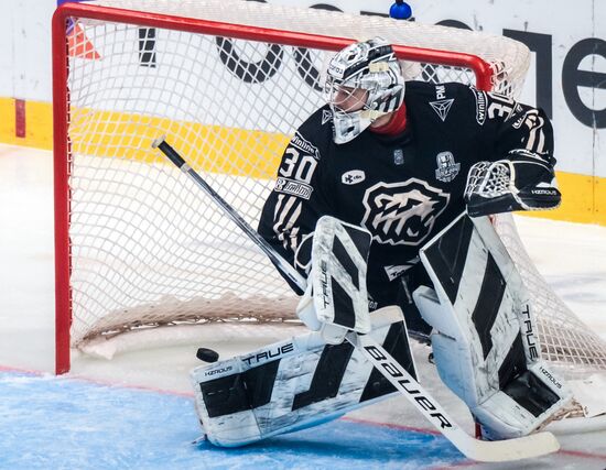 Russia Ice Hockey Kontinental League Traktor - Dynamo