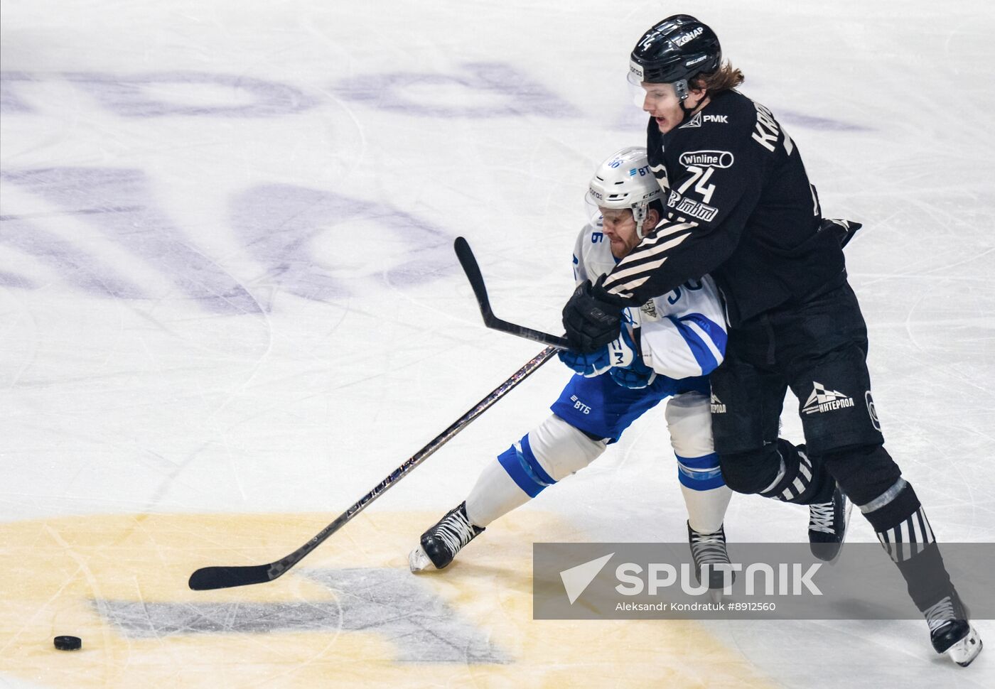 Russia Ice Hockey Kontinental League Traktor - Dynamo