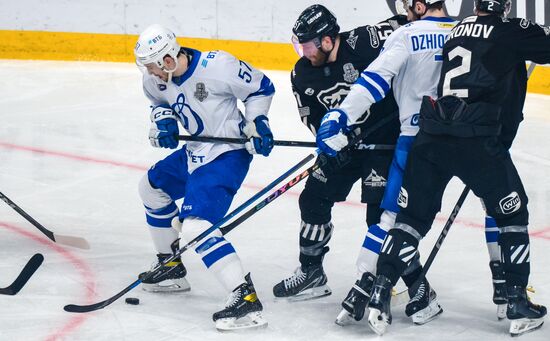 Russia Ice Hockey Kontinental League Traktor - Dynamo